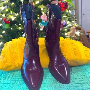 Maroon shiny patent short boot